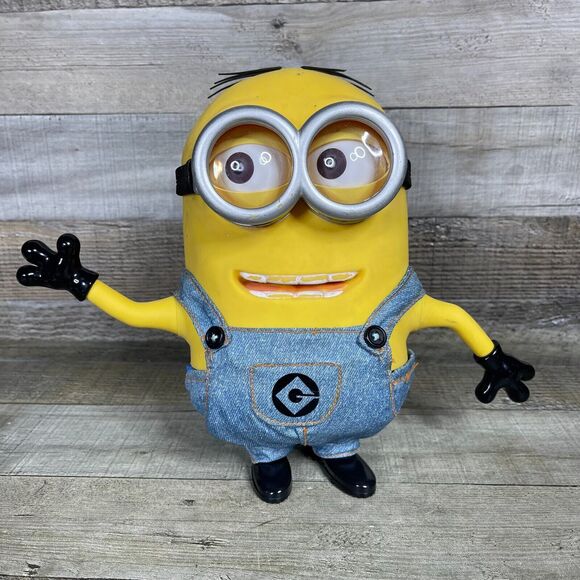 DESPICABLE ME Minion Dave Laughing Talking Universal Studio Thinkway Toys - Picture 1 of 11